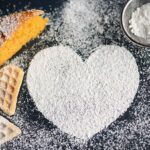 What does fumaric acid with Bayers reagent gives?